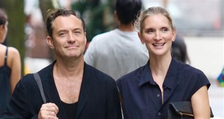 Unraveling The Mystery: Who Is Jude Bellingham Dating?